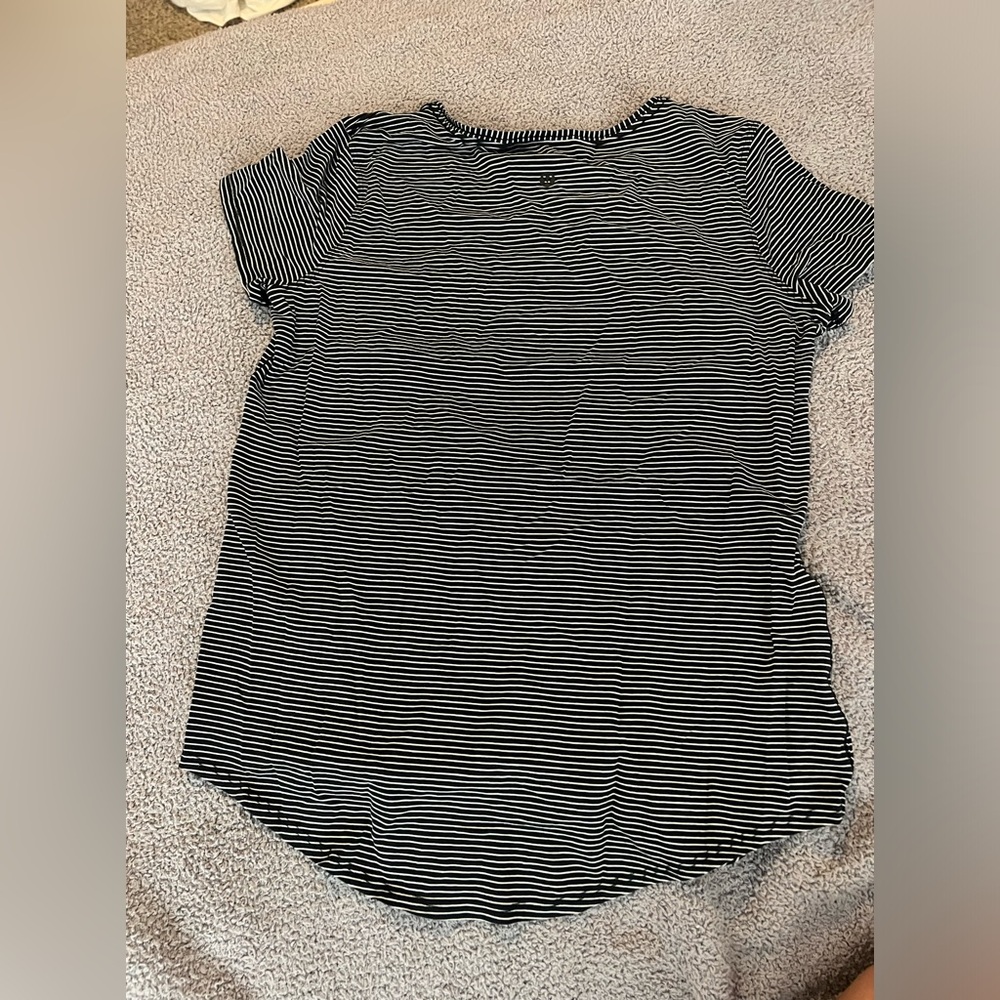 Lulu lemon t-shirt